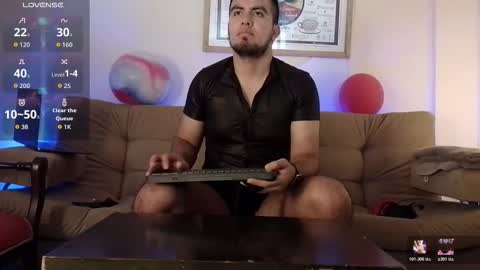 Snapshot of bradleycolton chatting on October 24, 3:58 pm Bradley Colton Independ Model online show from October 24, 3:58 pm