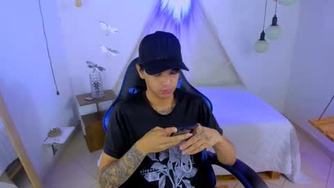 B R A N D online show from November 25, 11:23 am