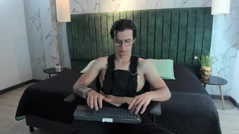 brandon_starkk online show from November 16, 11:56 am