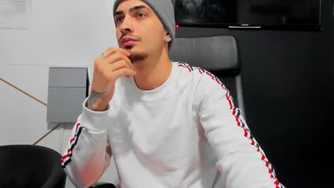 BrandonTateX online show from December 17, 5:08 pm