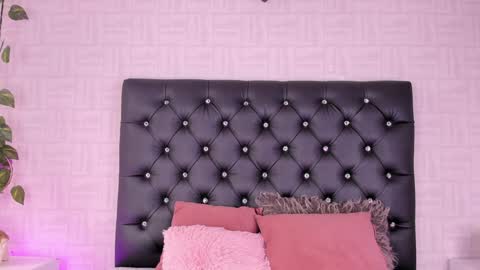 Snapshot of brann_tadzio chatting on February 2, 2:56 pm   online show from February 2, 2:56 pm