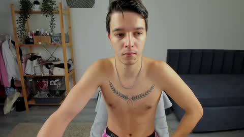 Johny Bravo online show from December 3, 10:15 am