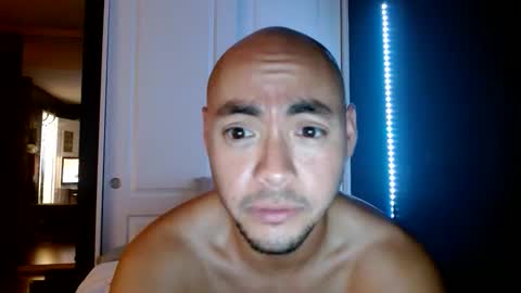 Breadcrumbsss online show from November 8, 2:59 am