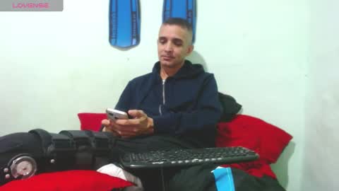 Snapshot of breinerxxlhot chatting on February 22, 1:22 am Breiner online show from February 22, 1:22 am