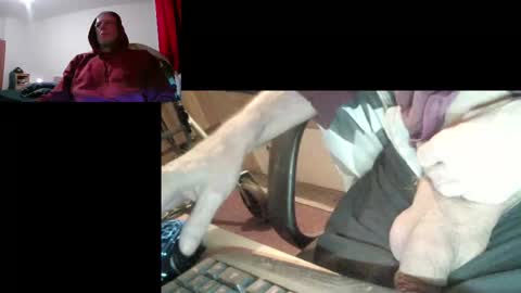 Snapshot of bremer64 chatting on March 1, 7:15 pm bremer64 online show from March 1, 7:15 pm