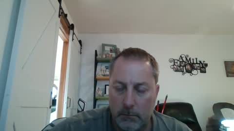 hey online show from December 3, 8:17 pm