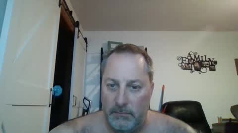 hey online show from December 5, 9:39 pm