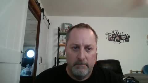 hey online show from March 1, 2:55 pm