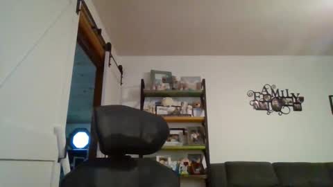 hey online show from November 9, 5:06 pm