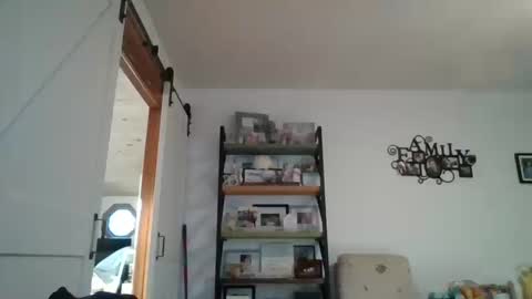 hey online show from October 15, 9:33 pm