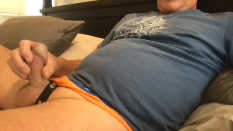 briefstud1976 online show from July 7, 3:49 pm