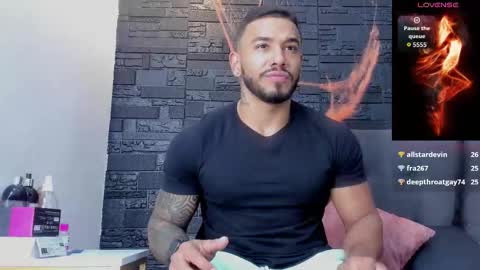 Snapshot of brock_hurn chatting on October 25, 9:49 pm brock_hurn online show from October 25, 9:49 pm