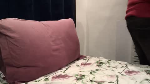 Snapshot of brownie_cake chatting on February 16, 9:15 am brownie_cake online show from February 16, 9:15 am