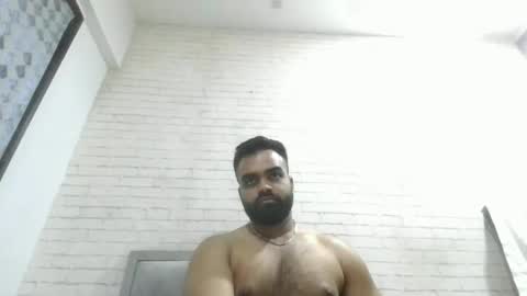 brownstud95 online show from December 1, 7:06 pm