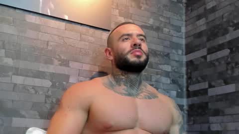 brucedallas online show from December 17, 2:08 am