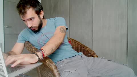 Snapshot of brunobaibe chatting on December 2, 3:34 pm brunobaibe online show from December 2, 3:34 pm