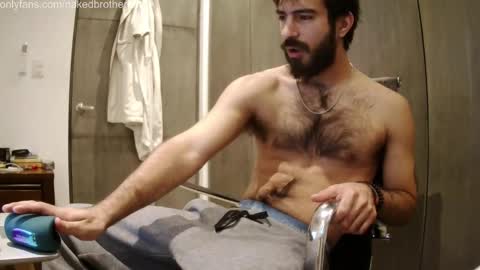 Snapshot of brunobaibe chatting on February 28, 2:31 am brunobaibe online show from February 28, 2:31 am