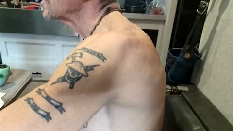 Steve... aka SkinnieDippin aka TimberTramp online show from November 29, 9:06 pm