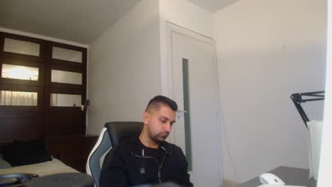 BryceReign online show from April 15, 5:18 am