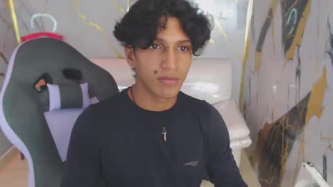 bull_cam online show from November 2, 7:40 pm