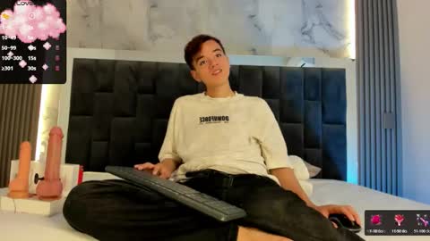 Snapshot of bunny_maxxi chatting on October 24, 1:46 pm bunny online show from October 24, 1:46 pm