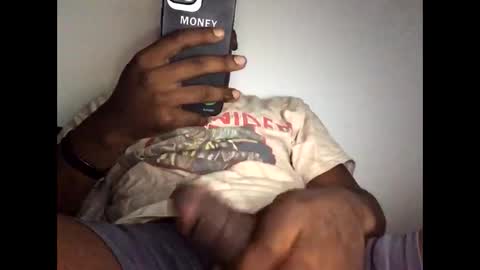 Snapshot of burgerboy06 chatting on December 9, 4:18 pm burgerboy06 online show from December 9, 4:18 pm