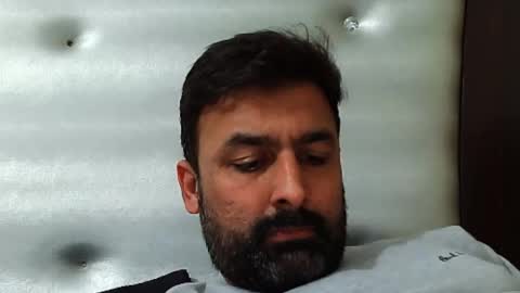 Hairy Arabian online show from December 1, 1:14 pm