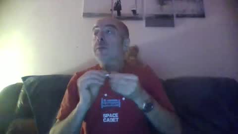 burnleyguy1977 online show from December 26, 7:35 am