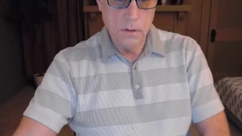 Miles online show from December 25, 9:02 am