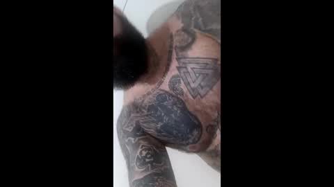 bwolf19871604 online show from April 5, 8:55 am