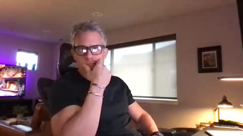 calirsedmo online show from December 14, 7:10 pm