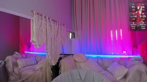 Call me Leo online show from December 11, 7:54 am