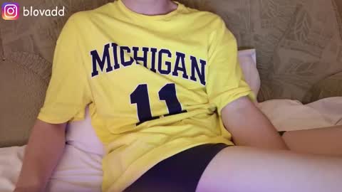 Snapshot of callmenineoneseven chatting on September 8, 4:50 pm Nick online show from September 8, 4:50 pm