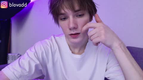 Snapshot of callmenineoneseven chatting on February 3, 12:25 pm Nick online show from February 3, 12:25 pm