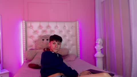 CALLUM online show from March 8, 8:02 pm