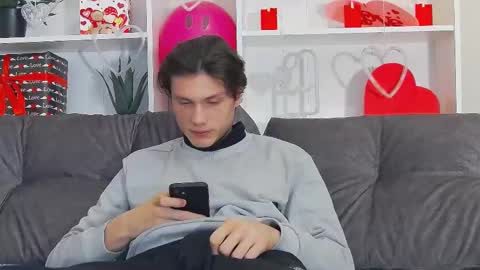 Snapshot of calvin_cay chatting on February 15, 8:56 pm Calvin online show from February 15, 8:56 pm