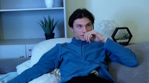 Snapshot of calvin_cay chatting on January 13, 7:42 pm Calvin online show from January 13, 7:42 pm