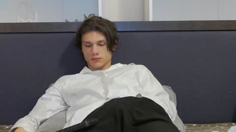 Snapshot of calvin_cay chatting on January 4, 9:31 pm Calvin online show from January 4, 9:31 pm