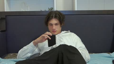 Snapshot of calvin_cay chatting on January 6, 7:45 pm Calvin online show from January 6, 7:45 pm