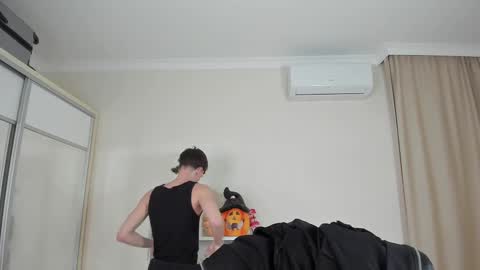 Snapshot of calvin_loves_you chatting on February 16, 7:05 pm Hey I am Calvin  online show from February 16, 7:05 pm