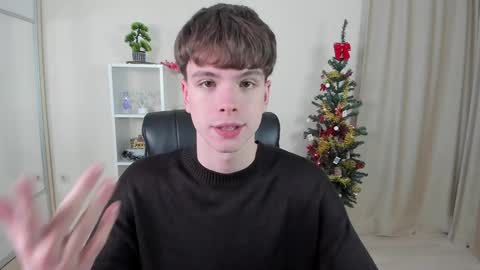 Snapshot of calvin_loves_you chatting on December 29, 7:11 pm Hey I am Calvin  online show from December 29, 7:11 pm