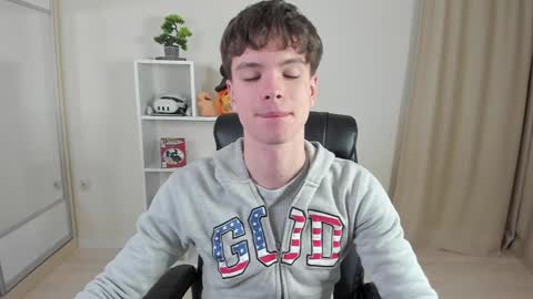 Snapshot of calvin_loves_you chatting on February 5, 7:10 pm Hey I am Calvin  online show from February 5, 7:10 pm