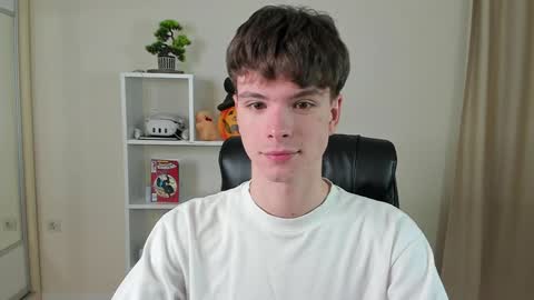 Snapshot of calvin_loves_you chatting on February 8, 7:05 pm Hey I am Calvin  online show from February 8, 7:05 pm