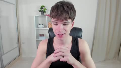 Snapshot of calvin_loves_you chatting on January 8, 7:03 pm Hey I am Calvin  online show from January 8, 7:03 pm