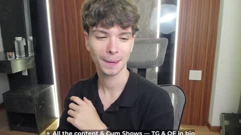 Hey I am Calvin  online show from March 31, 5:25 pm