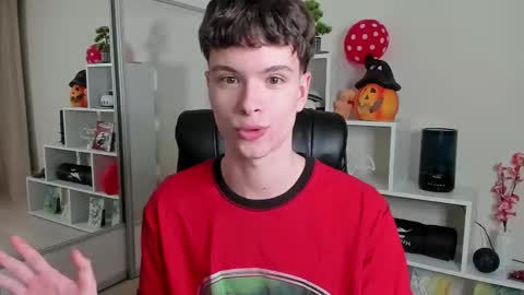 Snapshot of calvin_loves_you chatting on March 12, 7:06 pm Hey I am Calvin  online show from March 12, 7:06 pm