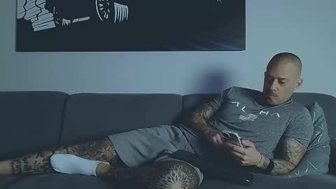 Calvin  online show from February 19, 8:11 am