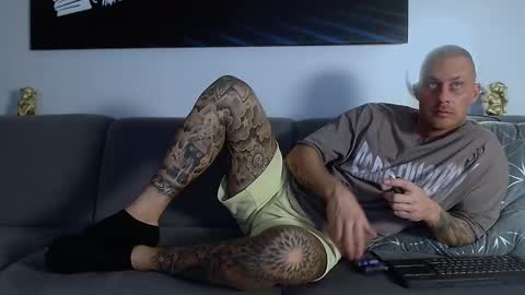 Snapshot of calvinhunt69 chatting on January 21, 10:51 pm Calvin  online show from January 21, 10:51 pm