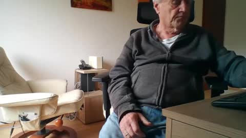 camcologne online show from March 11, 10:33 am