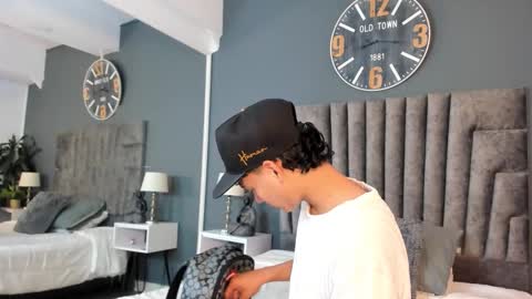 Camillo Virgil online show from November 15, 11:01 am